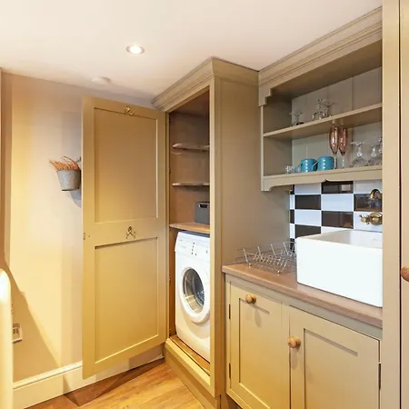 Luxury One Bedroom Mezzanine In Paddington London Exterior photo