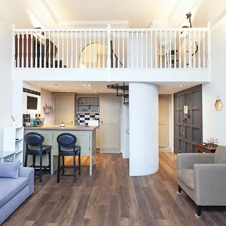 Luxury One Bedroom Mezzanine In Paddington London Exterior photo