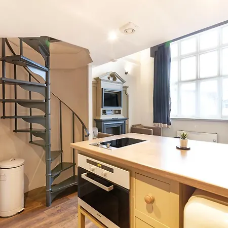 Luxury One Bedroom Mezzanine In Paddington London Exterior photo