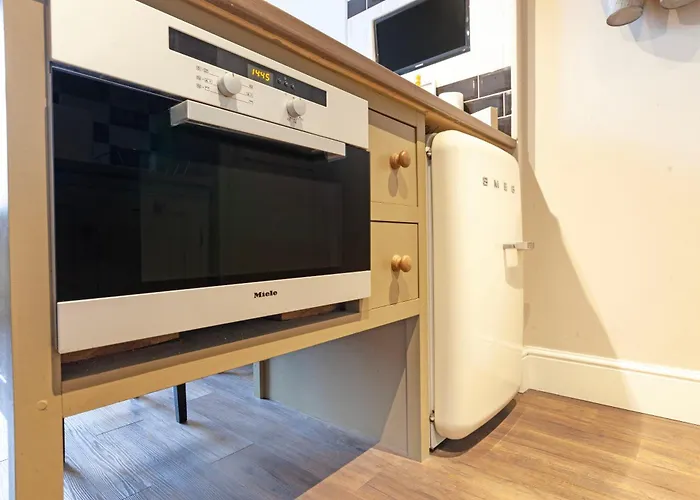 Luxury One Bedroom Mezzanine In Paddington